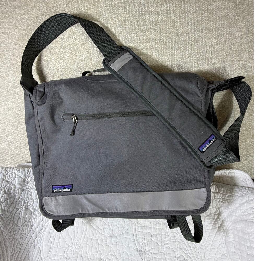 Patagonia Gray Half Mass Messenger Bag Crossbody Travel Utility Outdoor Gear Pak
